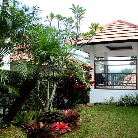 Kencana Villa Dago Bandung Exteriér fotografie